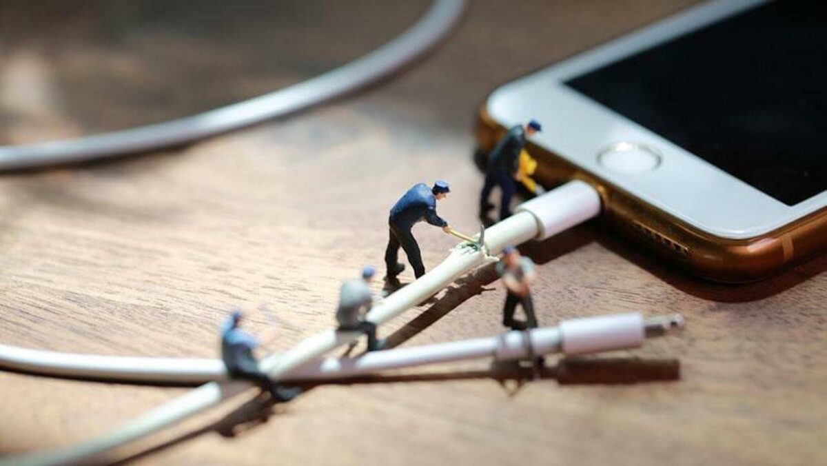 Why Choosing a Local Zhongli iPhone Repair Expert Is a Smart Move