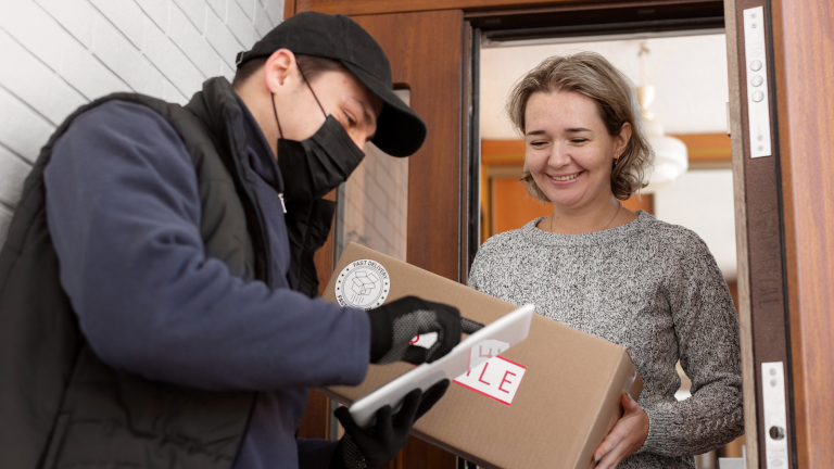 How Same Day Courier Solutions Enhance Customer Satisfaction